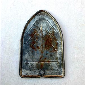 Vintage Iron Rest Antique Art